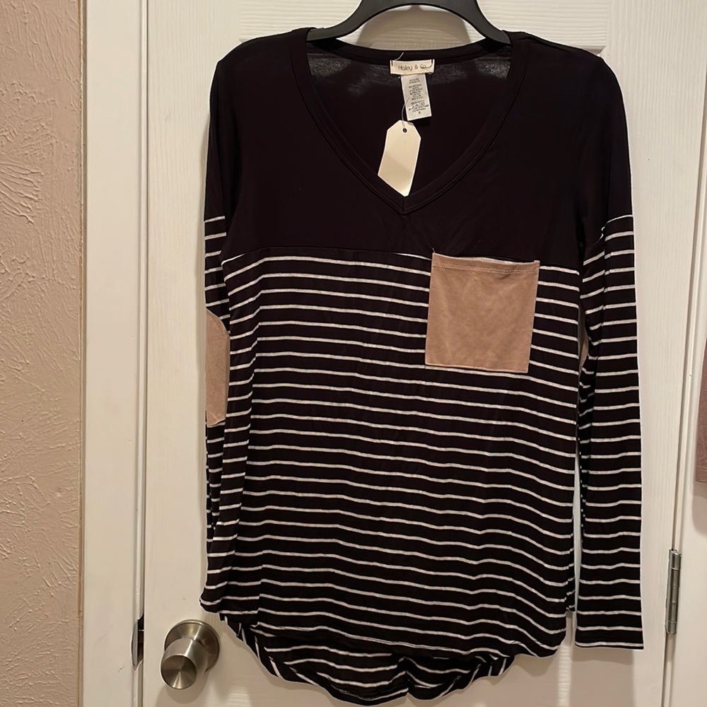 Black and taupe Top